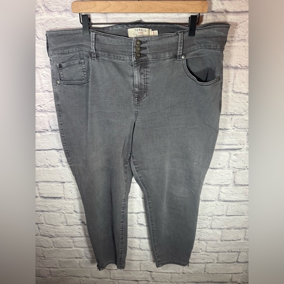 TORRID grey colored denim Jeggings women’s size‎ 20R pants - Picture 1 of 9